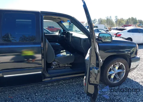 2004 Chevrolet Silverado 1500 Ls из США, поврежденный, VIN 2GCEC19T941137349